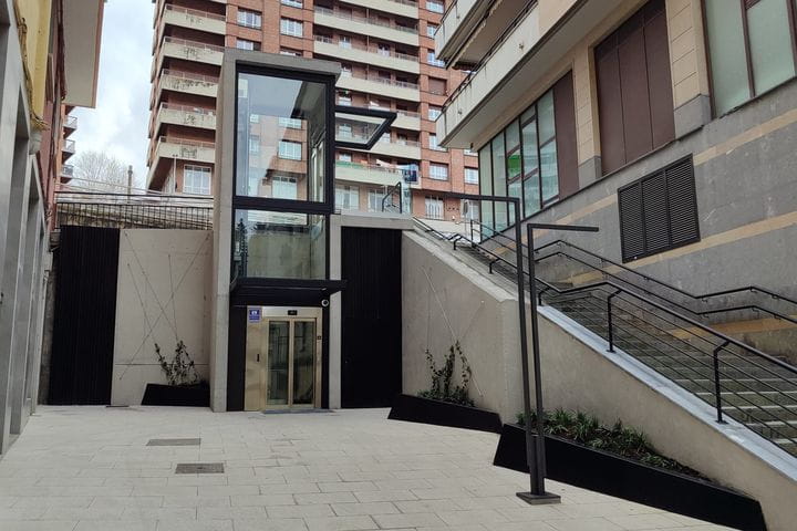 Ascensor en Elgóibar, Guipúzcoa