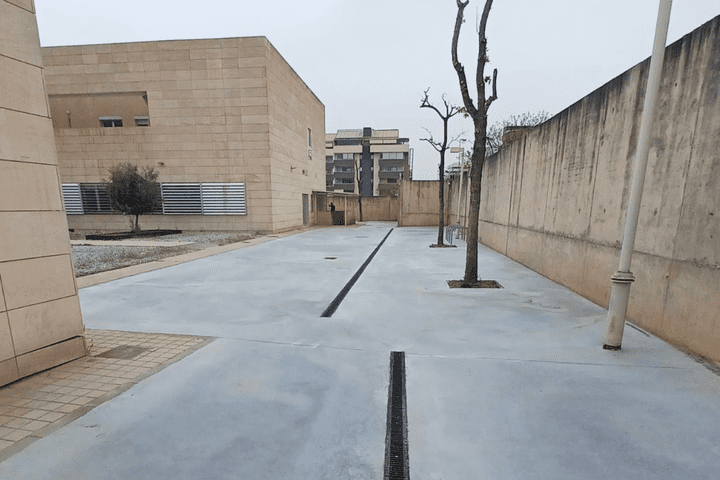 Mejora del aparcamiento de la Jefatura Superior de Policía de Andalucía Oriental, Granada